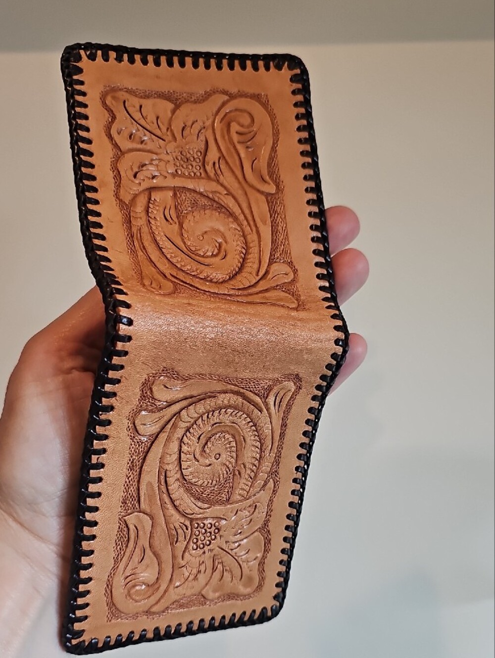 Hand-Tooled Leather Bifold Wallet in Tan with Black Trim - Picture 5 of 8